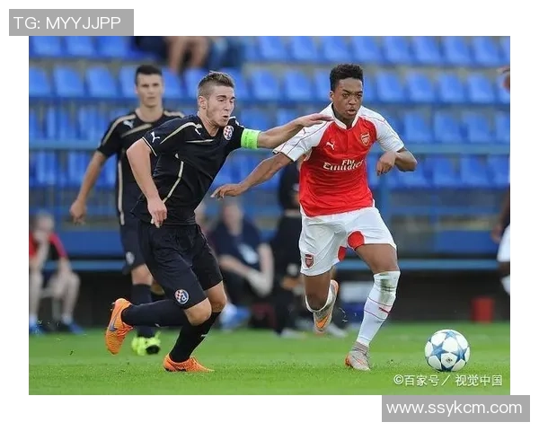 罗森博格与萨格勒布迪纳摩的激烈对决展现足球魅力与战术智慧 罗森博格与萨格勒布迪纳摩的激烈对决展现足球魅力与战术智慧